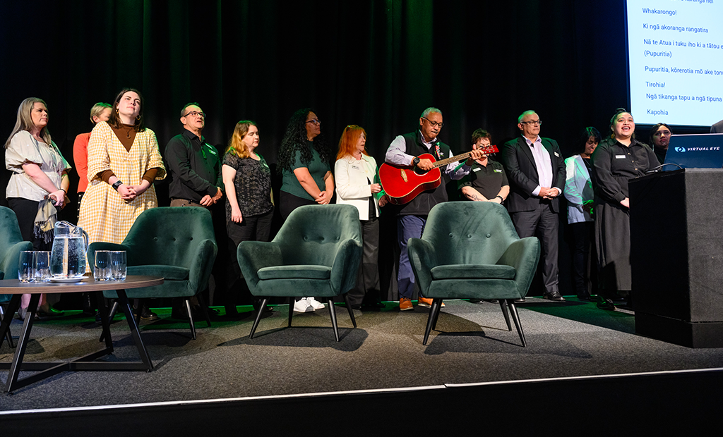 Waiata at Thriving People Thriving Industry